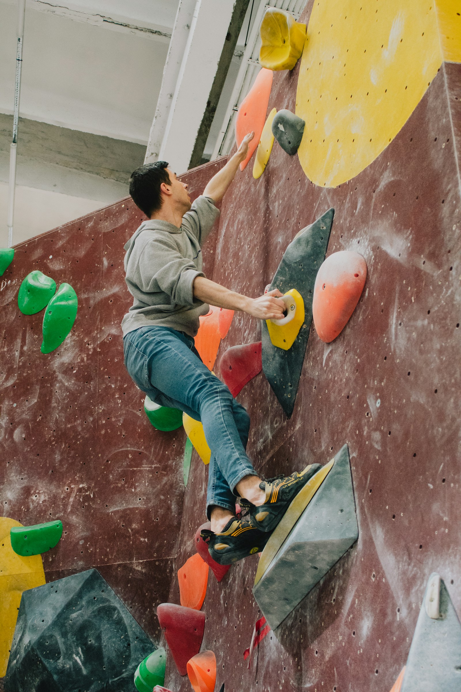 Climbing gyms in Berlin: beginner-friendly starts, etiquette, and finding a belay buddy