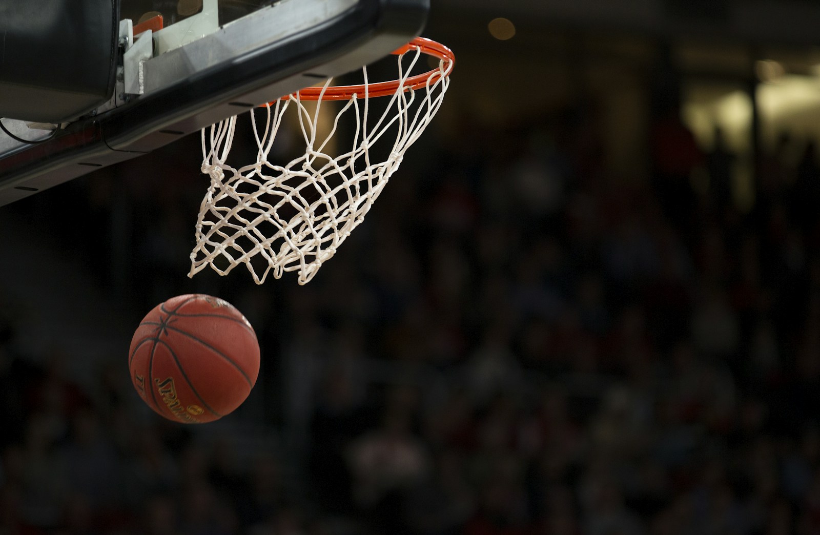 Basketball groups in Berlin: casual courts, better passes, and finding your pace without tryout energy
