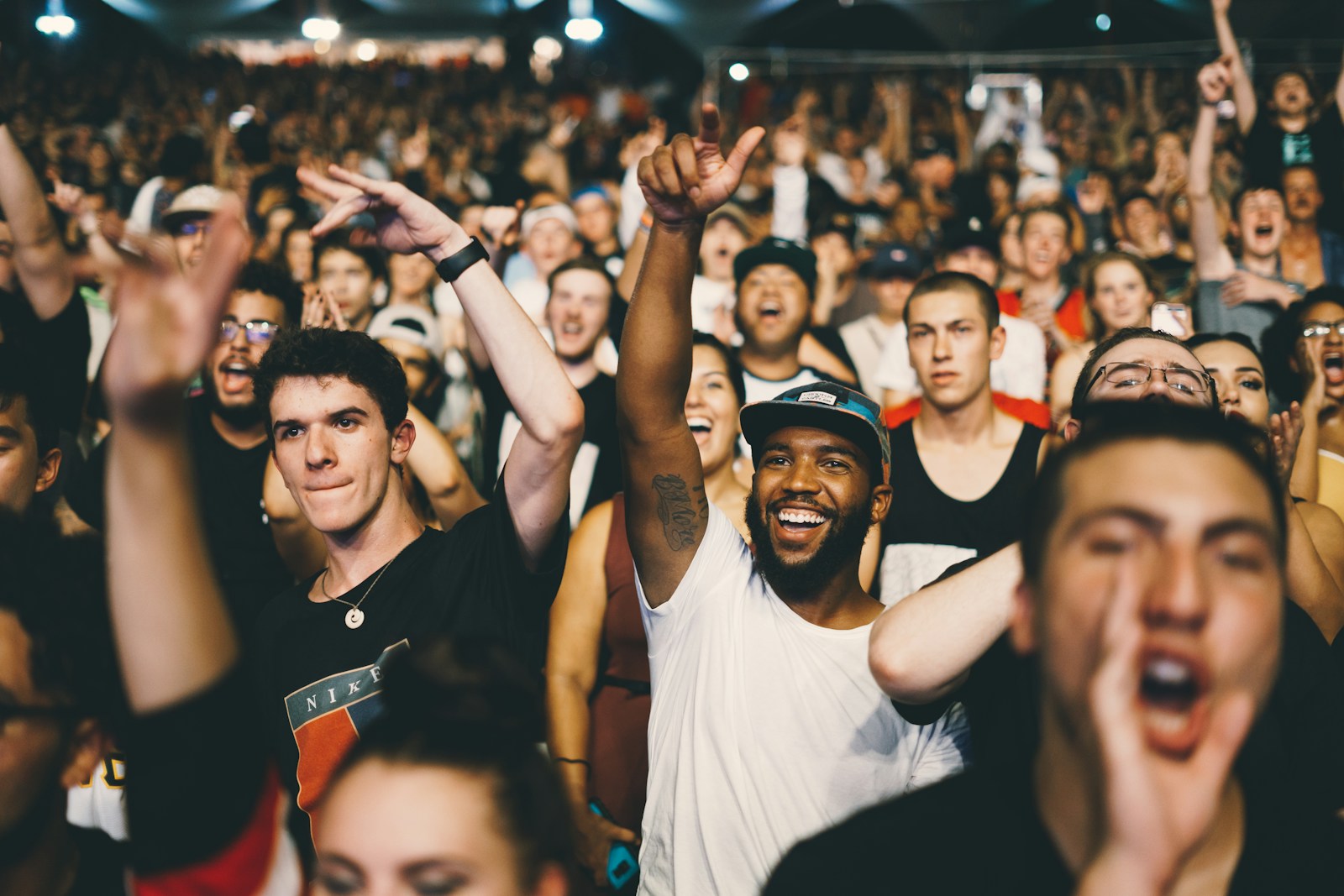 Open mic nights in Berlin: small stages, brave first songs, and rooms where nerves are normal