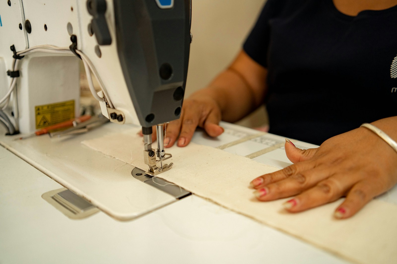 Sewing classes in Berlin: beginner-friendly workshops, upcycling, and making creative friends